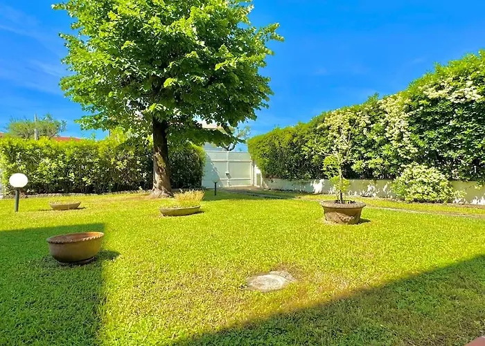 Matteotti Garden Lux 200mt By The Sea Вілла Форте-дей-Мармі